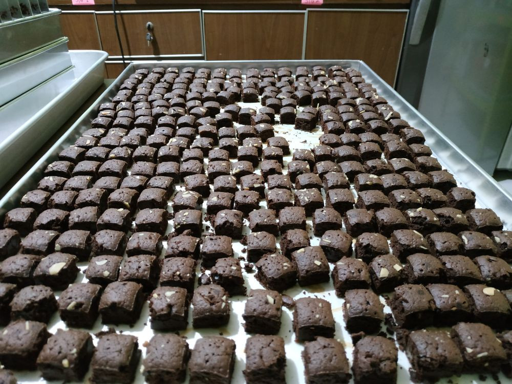Camilan Brownies Kering Khas Bandung Diminati Pasar Luar Negeri