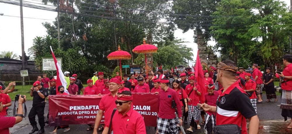 PDIP Daftarkan 40 Bakal Calon DPRD ke KPU Tabanan