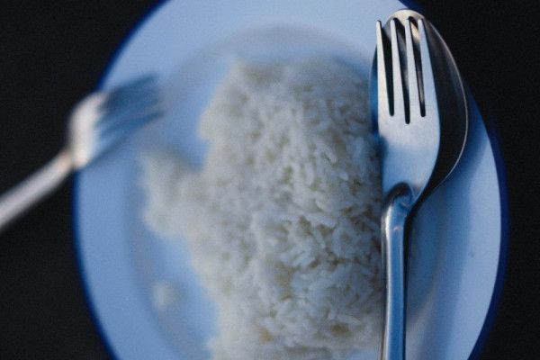Apa Benar Makan Nasi Sisa Bisa Menyebabkan Keracunan Makanan?