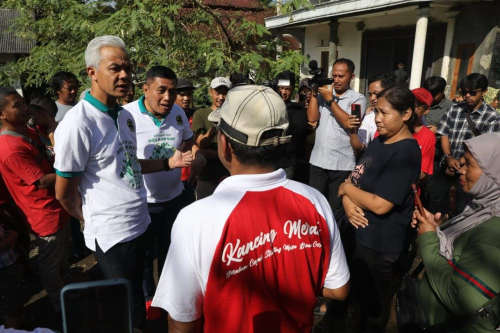 Jalan Desa Bulupayung Cilacap Remuk, Pak Ganjar Kepriben Jeblok Nemen 