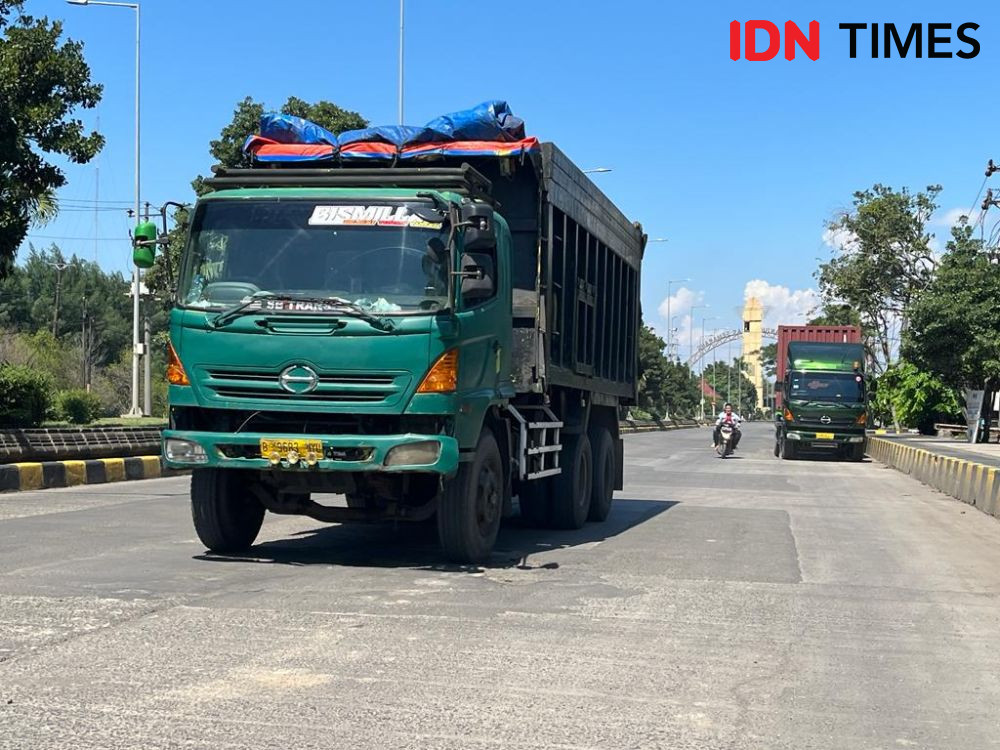 Pengusaha Truk Semarang Keluhkan Jalan Akses ke Pelabuhan Tanjung Emas