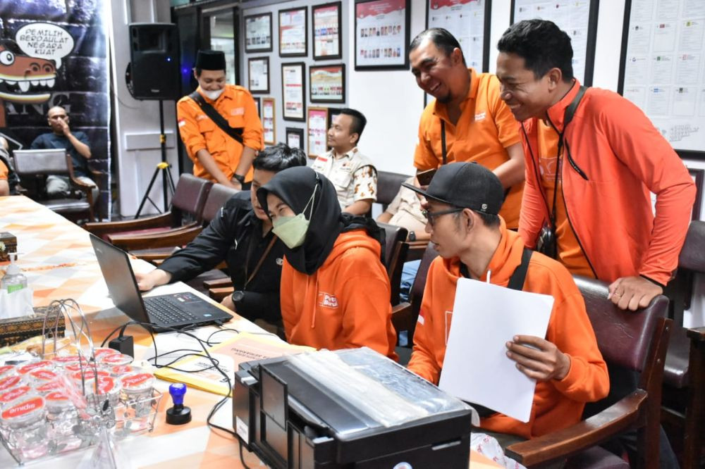 18 Parpol Daftar Bacaleg di KPU Semarang, Terakhir Partai Buruh