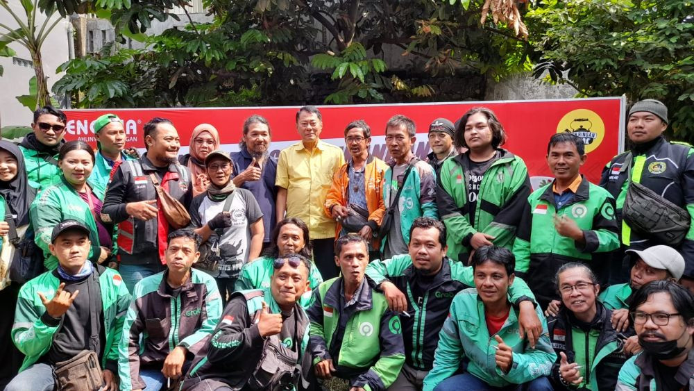 Pengemudi Ojol Semarang Kolaborasi dengan PMI, Terjun jadi Sukarelawan
