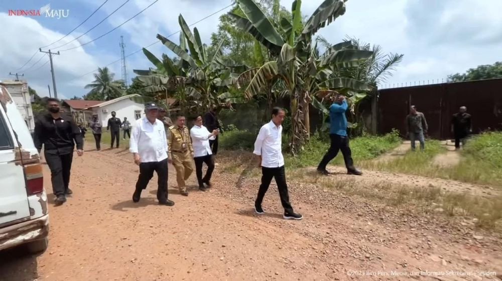 Tinjau Jalan Rusak Di Jambi, Jokowi: Perbaikan Diambil Pusat