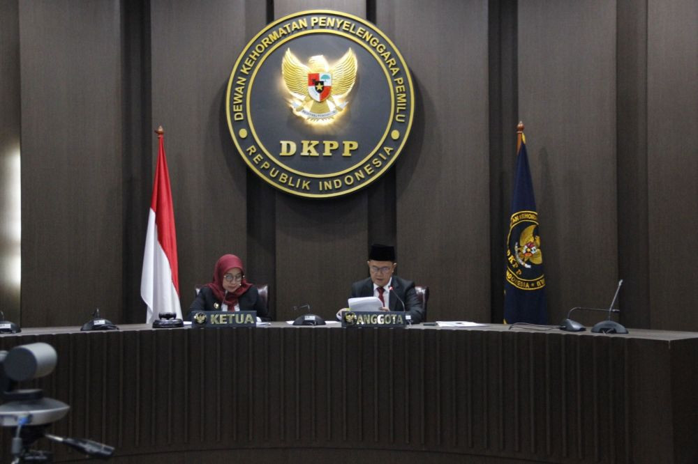 Di Sidang DKPP, Anggota KPU Pangkep Akui Pernah Jadi Pengurus Parpol