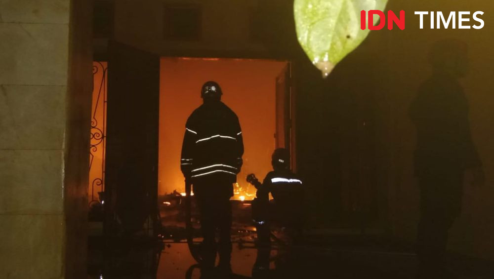 Gudang Kopi Kapal Api di Tangerang Hangus Terbakar