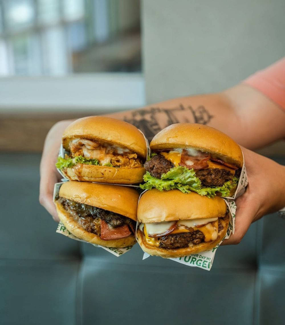 10 Tempat Makan Burger Di Jakarta Yang Paling Enak