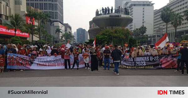 9 Potret Warga Sambut Timnas U-22 Di Bundaran HI, Seru!