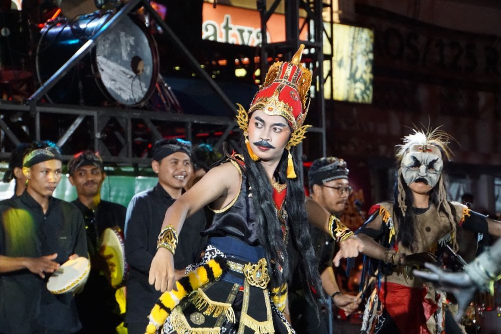 Jogja Cross Culture Disambut Meriah Ribuan Orang Penuhi Malioboro 