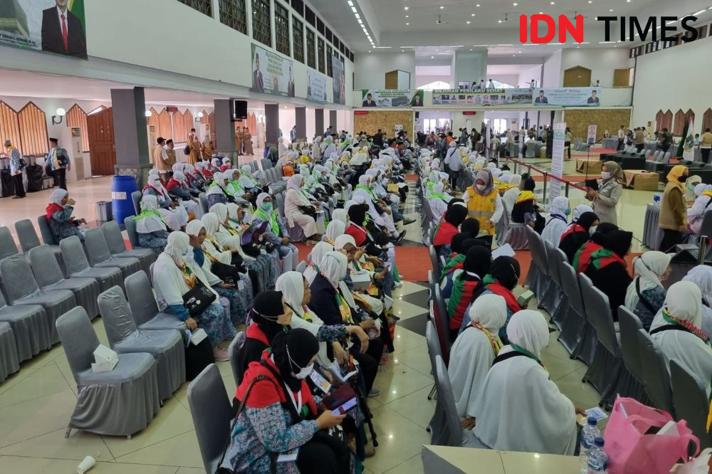 Menag Lepas Keberangkatan Kloter Pertama Jemaah Haji 2023