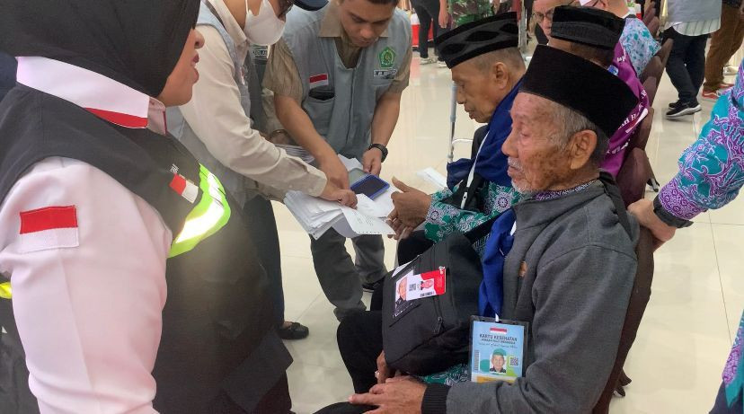 Daeng Mile, Calon Haji Tertua Berusia 90 Tahun dari Makassar