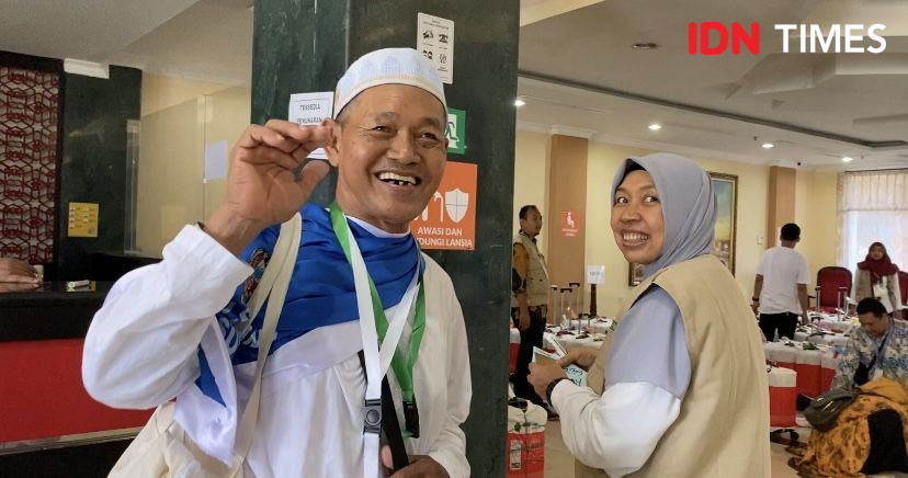 Kisah Pemotong Rumput di Medan, Dari Upah Rp20 Ribu Bisa Naik Haji