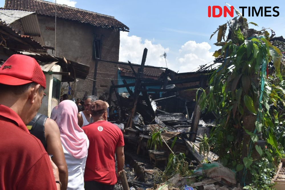 Anak Kecil Main Korek Api Picu 3 Rumah Warga Bandar Lampung Terbakar