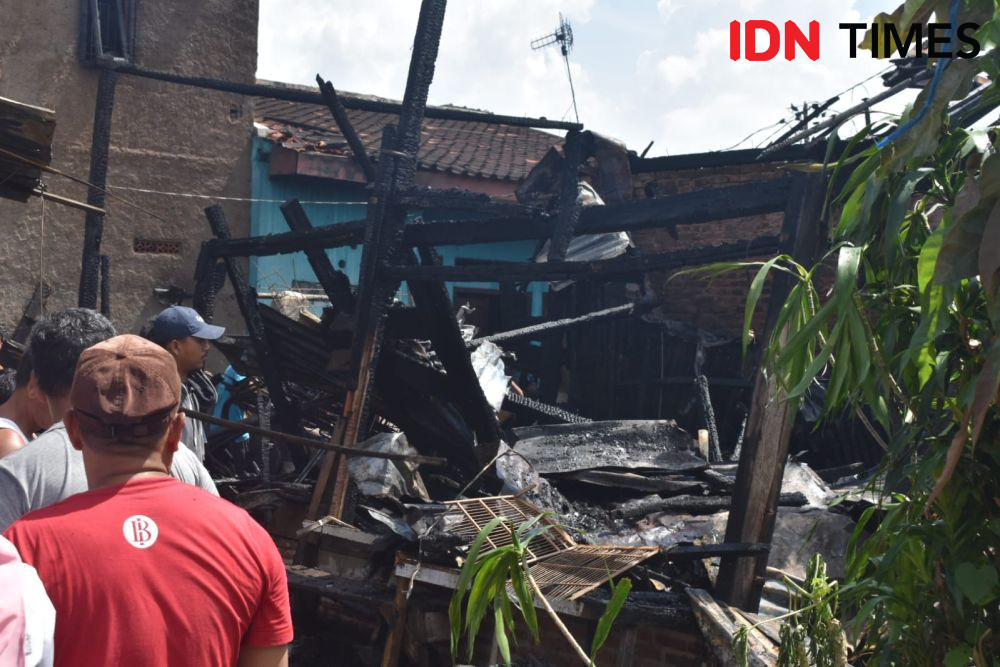 Anak Kecil Main Korek Api Picu 3 Rumah Warga Bandar Lampung Terbakar