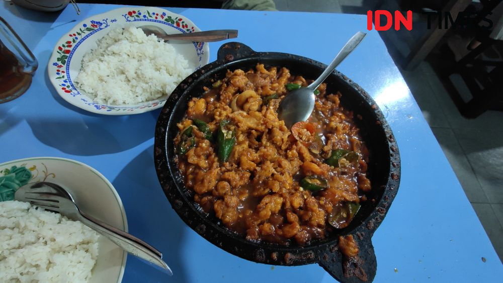 Tio Ciu Bang Sinyo, Sajian Chinese Food di Atas Hot Plate