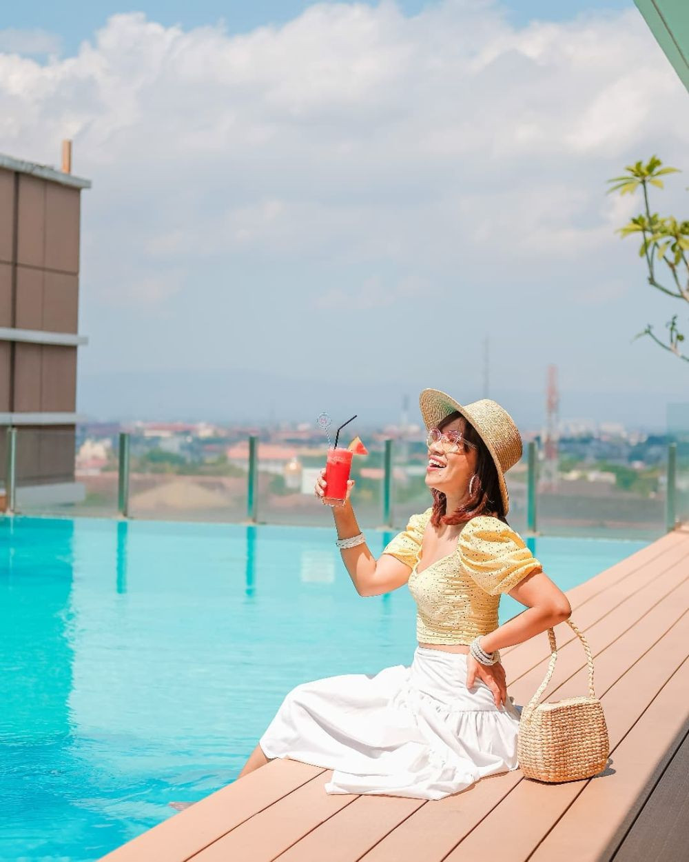 Kolam Renang Swiss-Belboutique Hotel, Melihat Jantung Kota Yogyakarta 