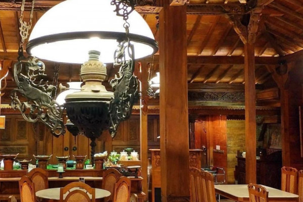 10 Restoran di Kudus Cocok Untuk Makan Bersama Keluarga