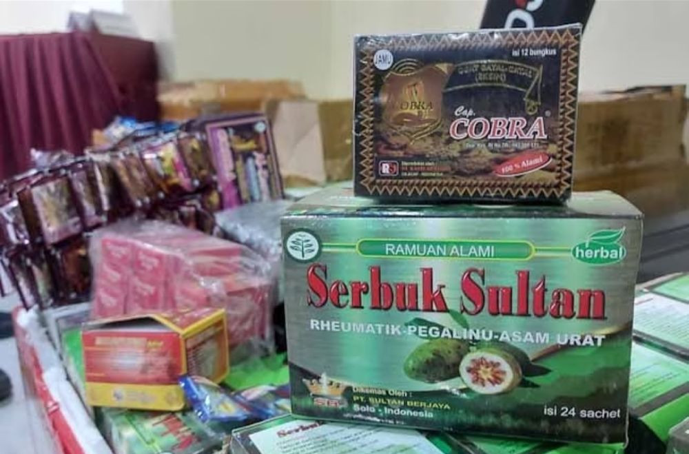 Puluhan Ribu Obat Kuat Tanpa Izin Edar Dijual Bebas di Pasar Sekayu