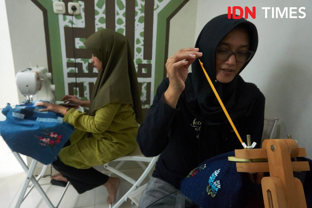 10 Potret Emak-emak Semarang Moncer Berbisnis Rumahan tapi Gak Murahan