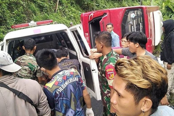 Polisi Sebut Sopir Bus Lalai dalam Kecelakaan Bus di Minahasa