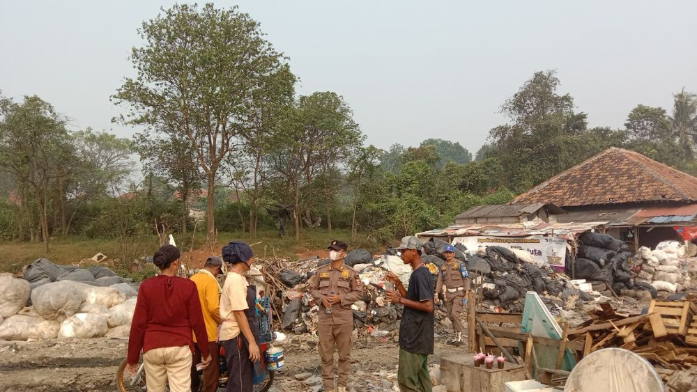 Warga 3 Desa di Tangerang Keluhkan Asap Pembakaran Sampah Limbah