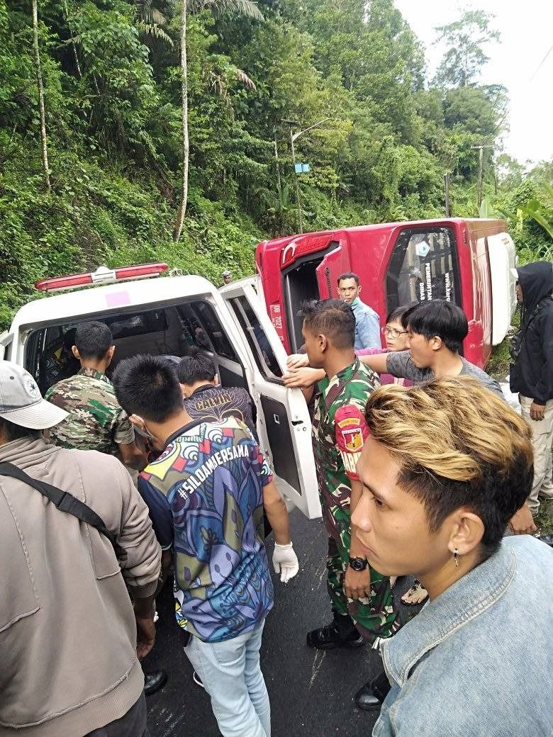 Polisi Sebut Sopir Bus Lalai dalam Kecelakaan Bus di Minahasa