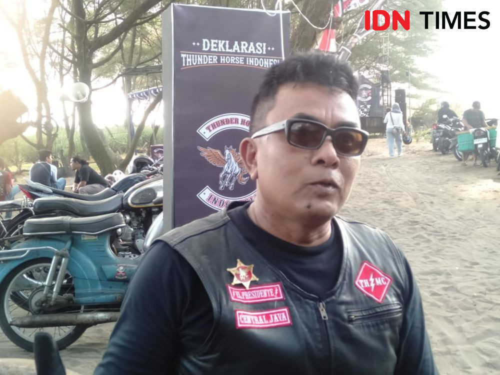 Unik, Motor Klasik dan Antik Beradu Cepat di Pantai Cangkring Bantul