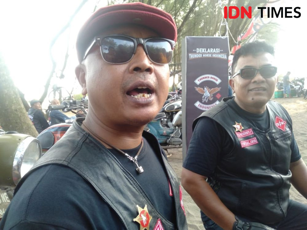 Unik, Motor Klasik dan Antik Beradu Cepat di Pantai Cangkring Bantul