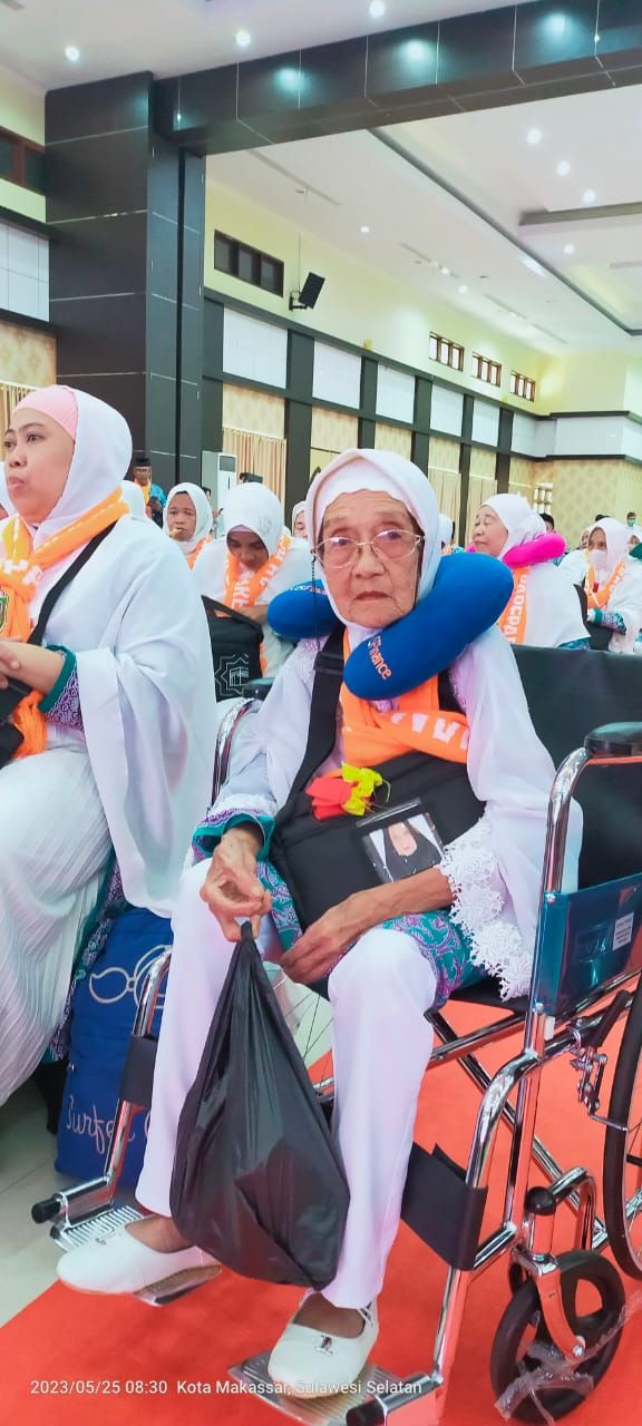 Nenek 102 Tahun asal Parepare Naik Haji Tanpa Pendamping