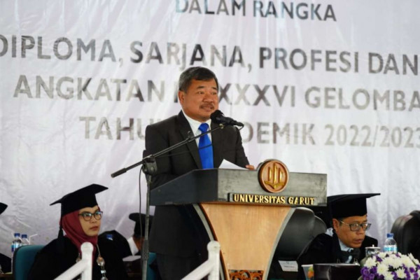 Dorong Wisudawan Garut Kerja di Luar Negeri, Bupati Tekankan Hal Ini