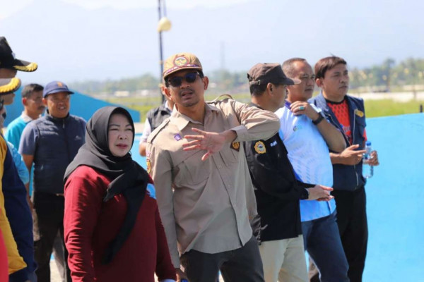 Bersihkan Situ Bagendit, Wabup Garut Ajak Masyarakat Turut Terlibat