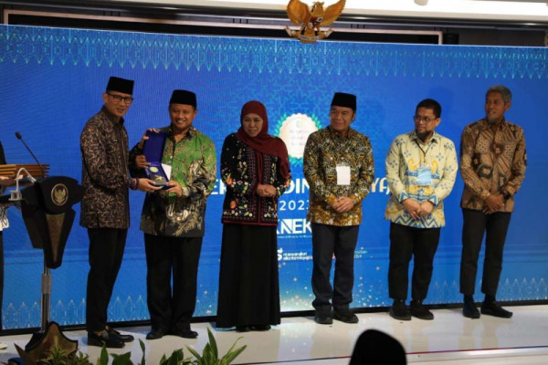 Pemprov Jabar Raih 5 Penghargaan Anugerah Adinata Syariah 2023