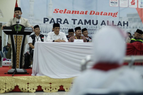 Perdana! Calon Haji Embarkasi Indramayu Diterbangkan Lewat BIJB