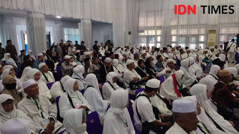 Doa Jemaah Haji Termuda Aceh di Baitullah untuk Almarhum Ayah