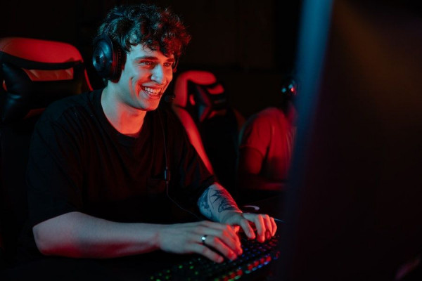 6 Rekomendasi Game Dewasa PC, Tampilkan Adegan Seksi dan Kekerasan