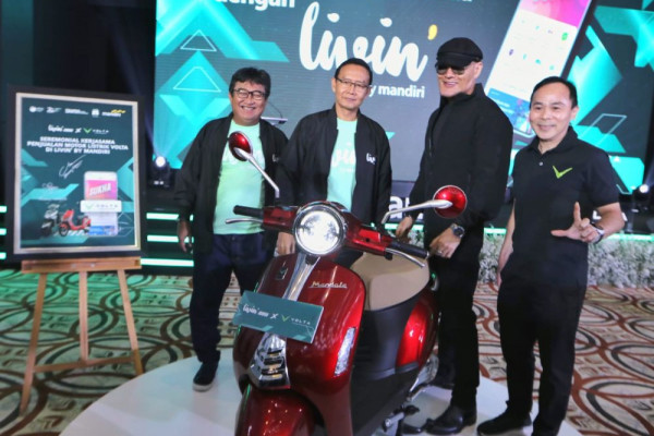 Dukung Net Zero Emission, Mandiri Permudah Pembelian Motor Listrik