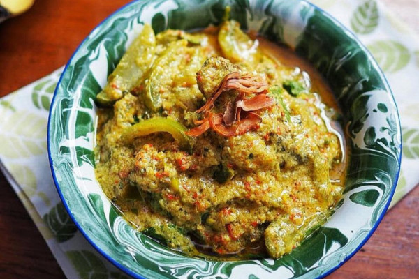 7 Makanan Khas Banda Neira Paling Enak yang Wajib Kamu Cicipi