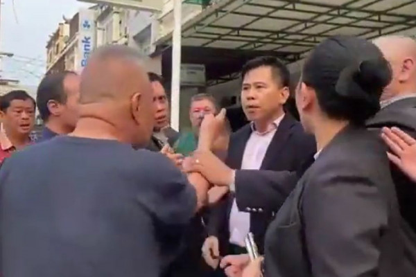 Memanas Lagi, Ketua RT Pluit dan Pemilik Ruko Kembali Cekcok