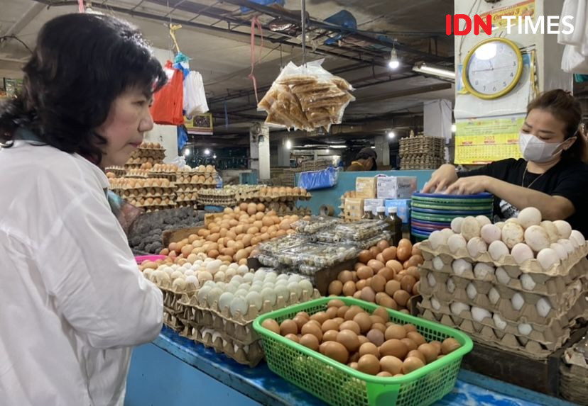 Harga Telur Ayam Meroket Sampai Rp57 Ribu Per Papan, Ini Penyebabnya