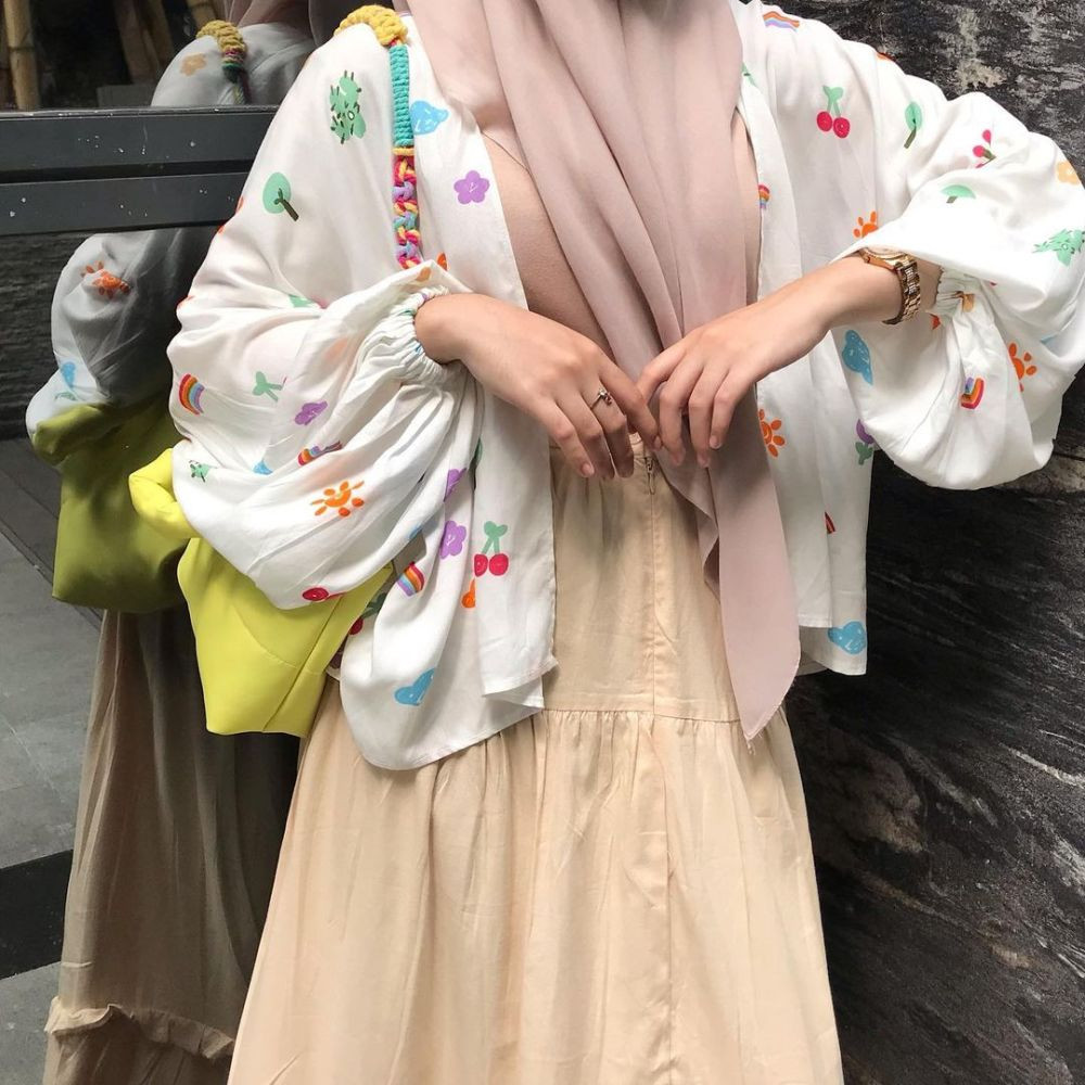 9 Mix and Match Skirt Korean Style untuk Hijabers, Anggun dan Feminim