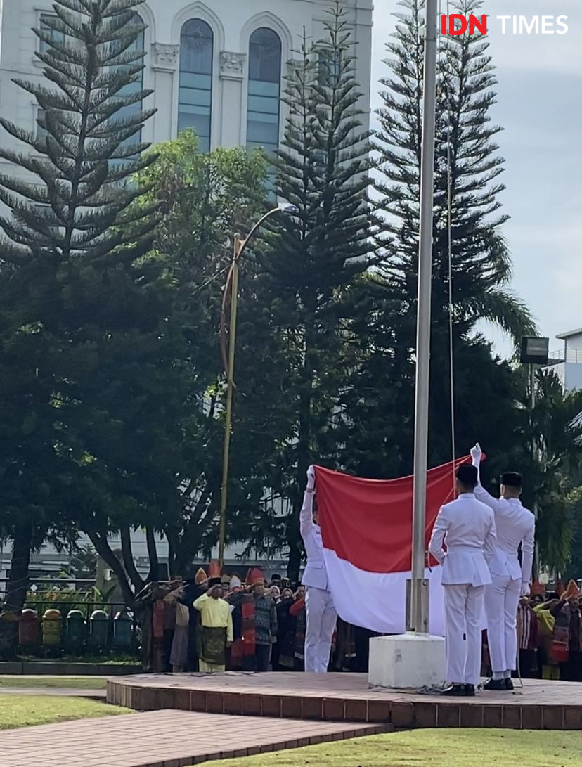 Tali Tiang Bendera Merah Putih Pemko Medan Putus saat Upacara