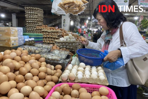 Harga Telur Ayam Meroket Sampai Rp57 Ribu Per Papan, Ini Penyebabnya