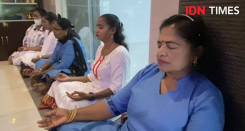Ratusan Umat Buddha Etnis Tamil Rayakan Waisak 2023