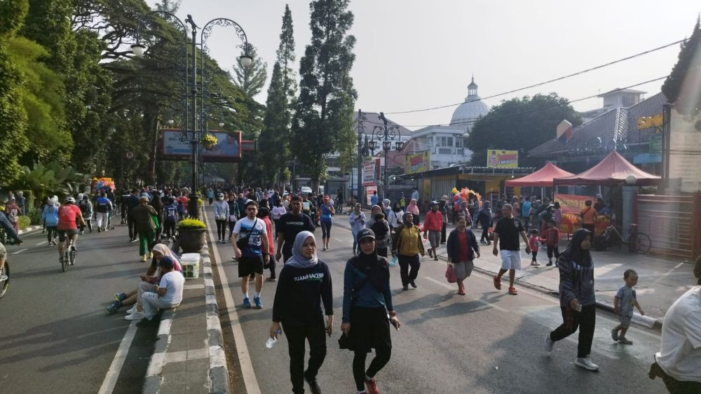 Warga Bandung Padati CFD Dago yang Dibuka Lagi Pasca Pandemik