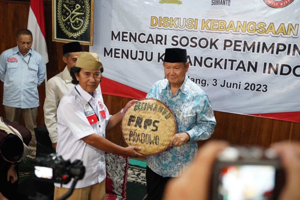 Adik Prabowo Subianto Kunjungi Ponpes di Lereng Gunung Balak Magelang