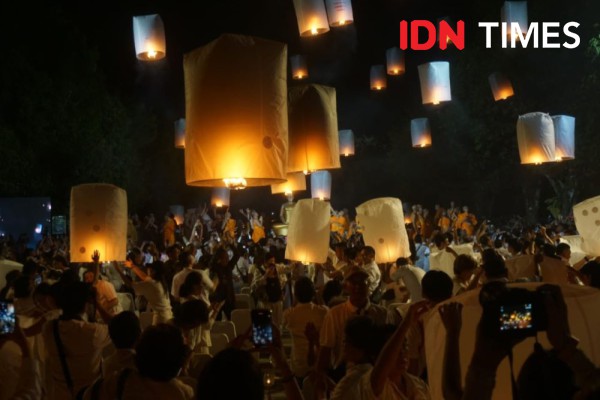 Ribuan Lampion Diterbangkan, Tutup Perayaan Waisak di Borobudur