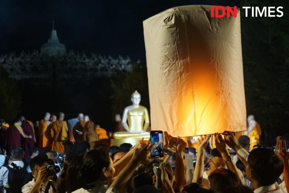 Ribuan Lampion Diterbangkan, Tutup Perayaan Waisak di Borobudur