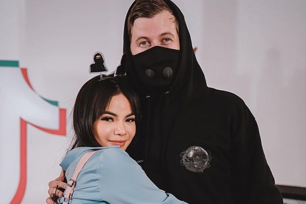 7 Potret Dinar Candy Ketemu Alan Walker, Peluk Mesra Bikin Iri