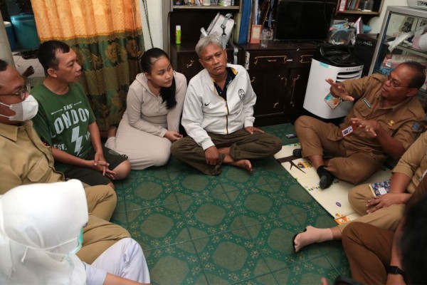 Pasien Meninggal Antre ICU, Dirut RSUD Dr Soewandhie Minta Maaf