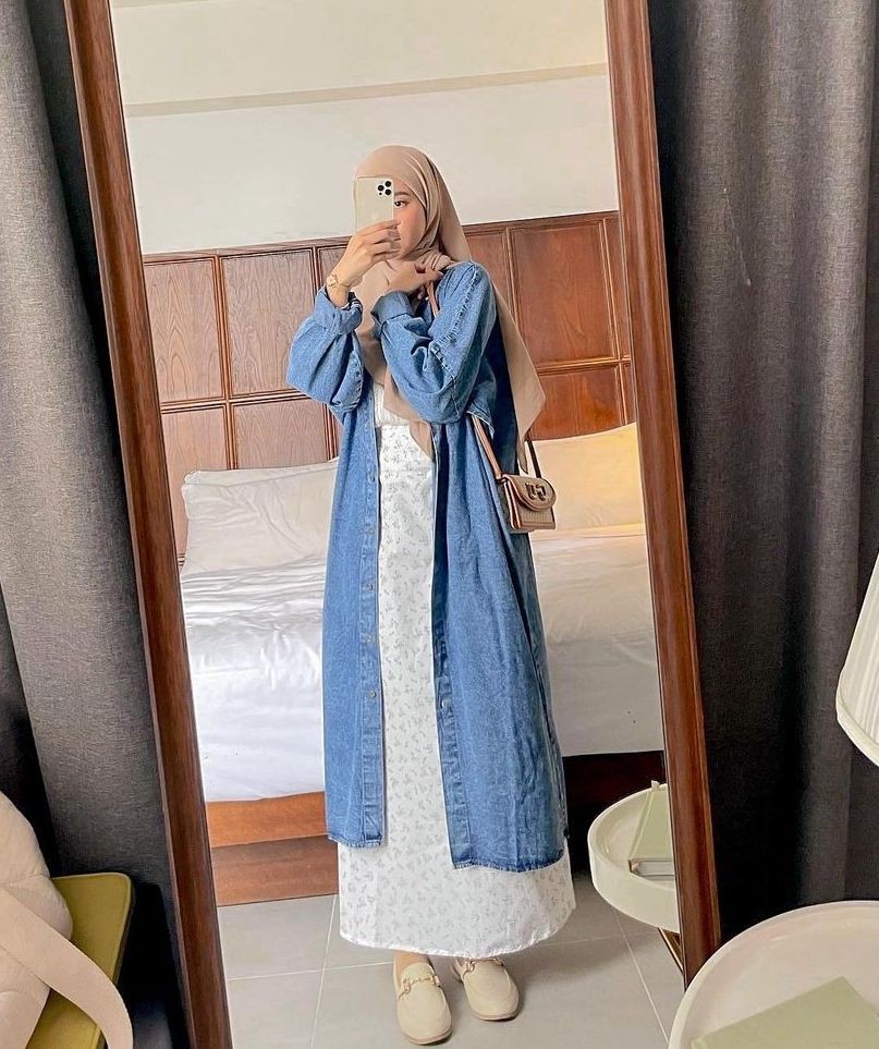 10 Inspirasi Gaya Hijab Santun Pakai Outer Stylish Maksimal